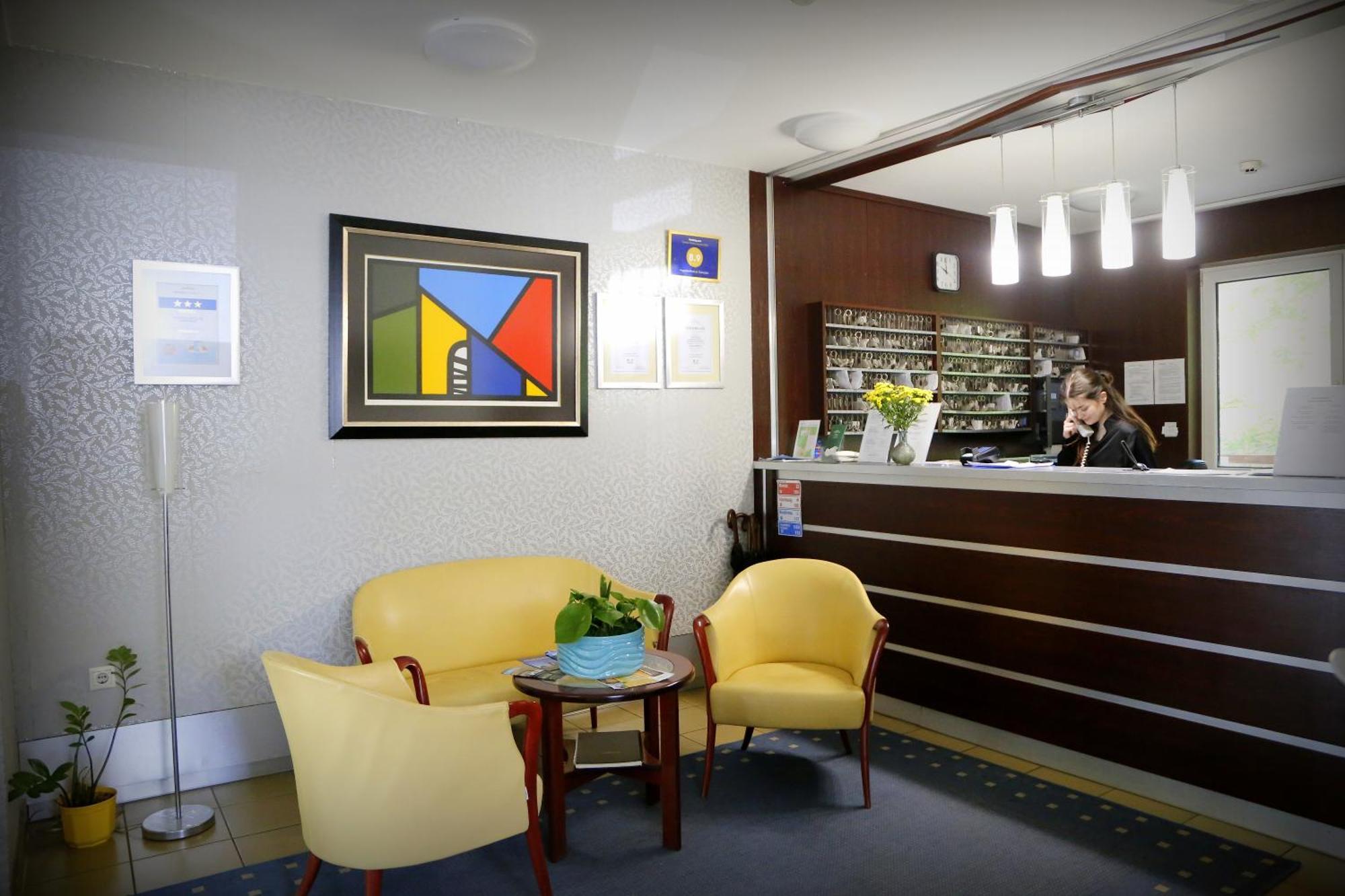 Auguszta Hotel デブレツェン エクステリア 写真