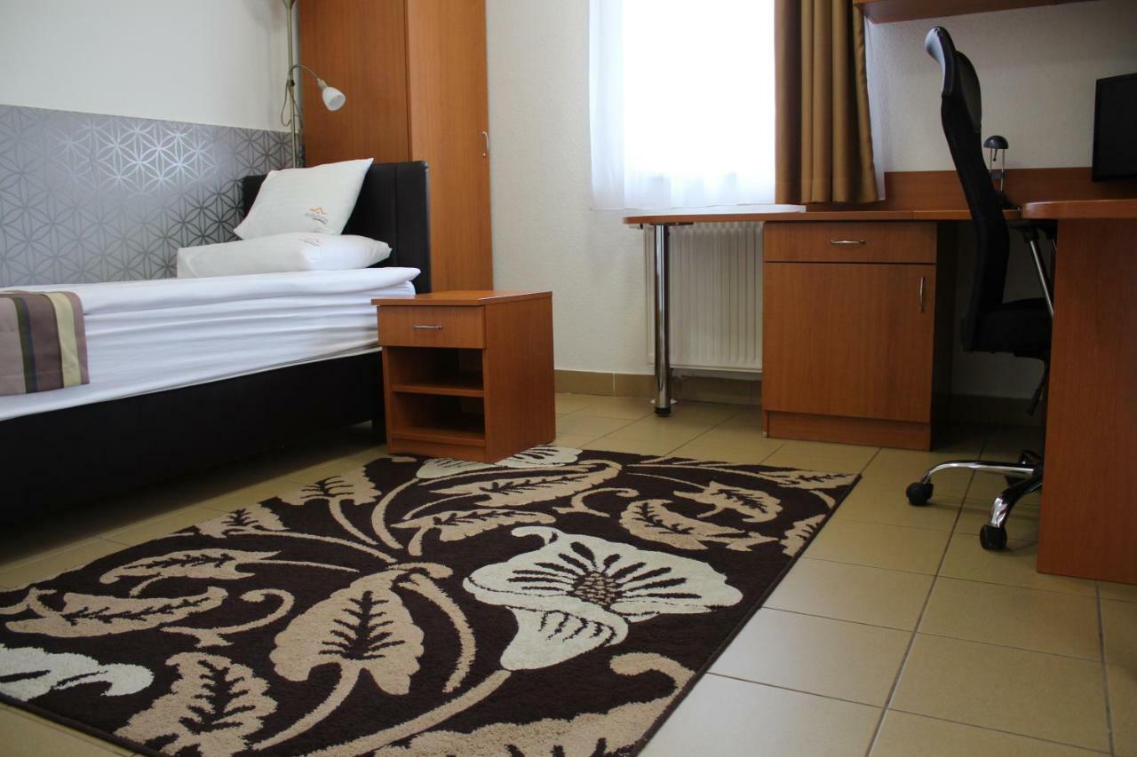 Auguszta Hotel デブレツェン エクステリア 写真